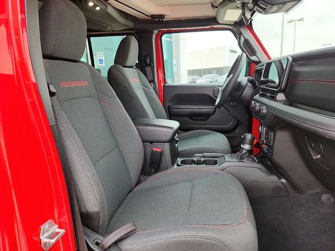 Used 2025 Jeep Wrangler Unlimited Rubicon AWD/4WD image 15