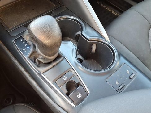 Used 2020 Toyota Camry LE w/ Convenience Package AWD/4WD image 25
