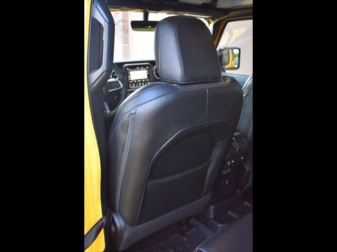 Used 2019 Jeep Wrangler Unlimited Sahara image 21