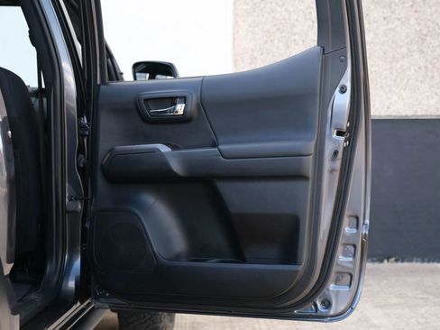 Used 2021 Toyota Tacoma TRD Off-Road image 26