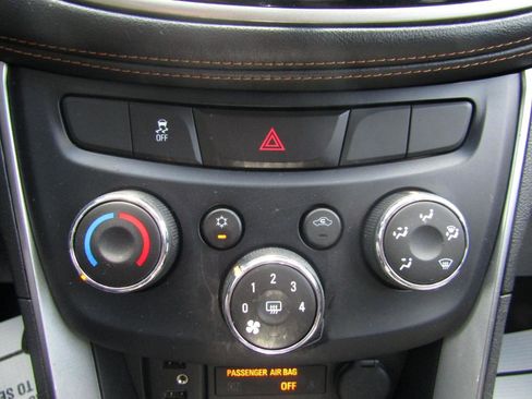 Used 2020 Chevrolet Trax LS w/ Tint and Cruise Package FWD image 16