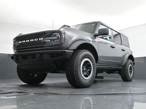 New 2025 Ford Bronco Badlands w/ Sasquatch Package AWD/4WD image 26