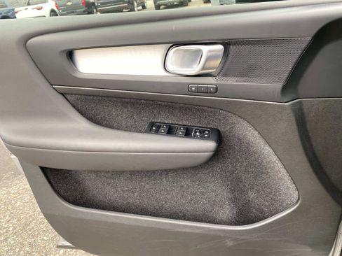 Used 2024 Volvo XC40 B5 Core image 21