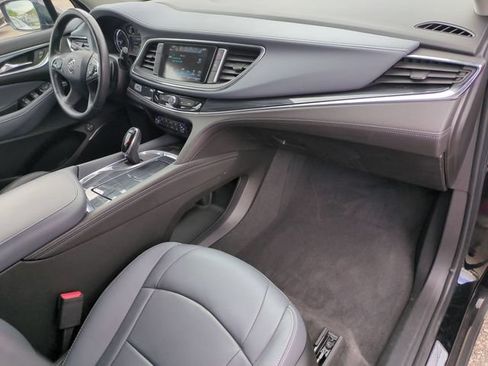 Used 2019 Buick Enclave Essence FWD image 19