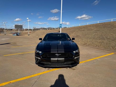 Used 2019 Ford Mustang GT image 2