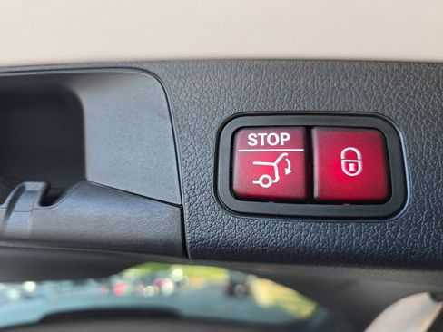 Certified 2025 Mercedes-Benz GLB 250 image 13