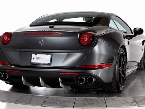 Used 2016 Ferrari California T image 10