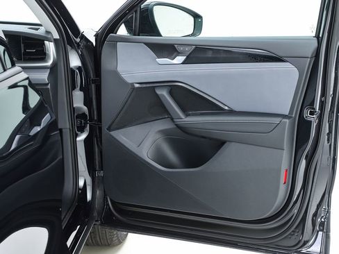 New 2026 Volkswagen Tiguan SE image 71