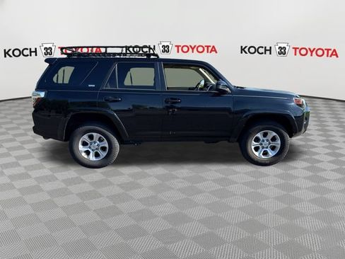 Used 2019 Toyota 4Runner SR5 AWD/4WD image 9