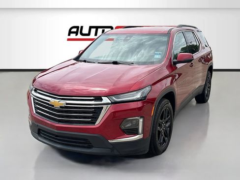 Used 2023 Chevrolet Traverse LT FWD image 3