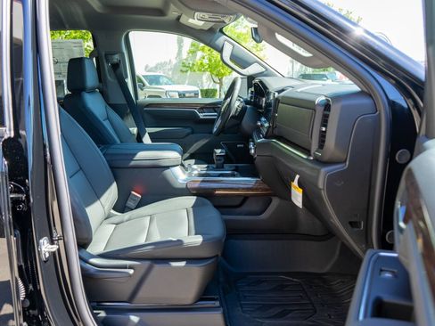 New 2026 GMC Sierra 1500 Elevation w/ Elevation Premium Package AWD/4WD image 10
