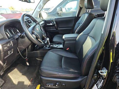 Used 2024 Toyota 4Runner TRD Off-Road Premium image 7