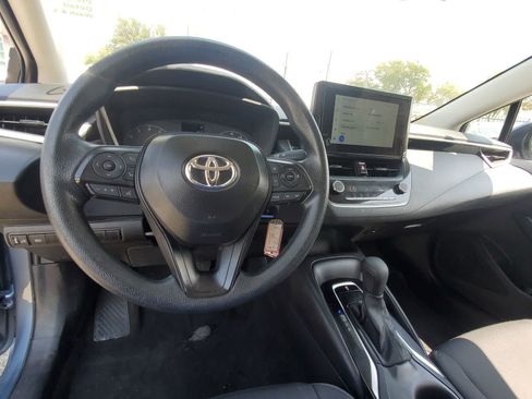 Used 2025 Toyota Corolla LE FWD image 13