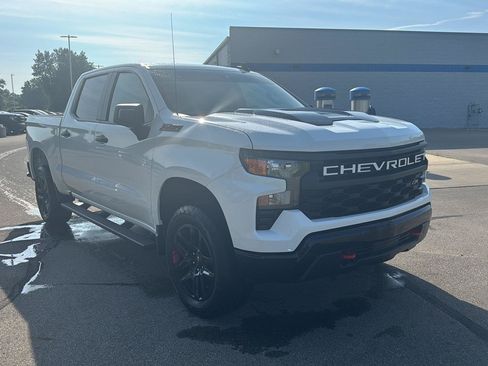 Used 2023 Chevrolet Silverado 1500 Custom Trail Boss AWD/4WD image 7