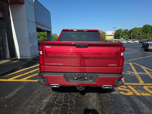 Used 2025 Chevrolet Silverado 1500 RST w/ Z71 Off-Road Package AWD/4WD image 4