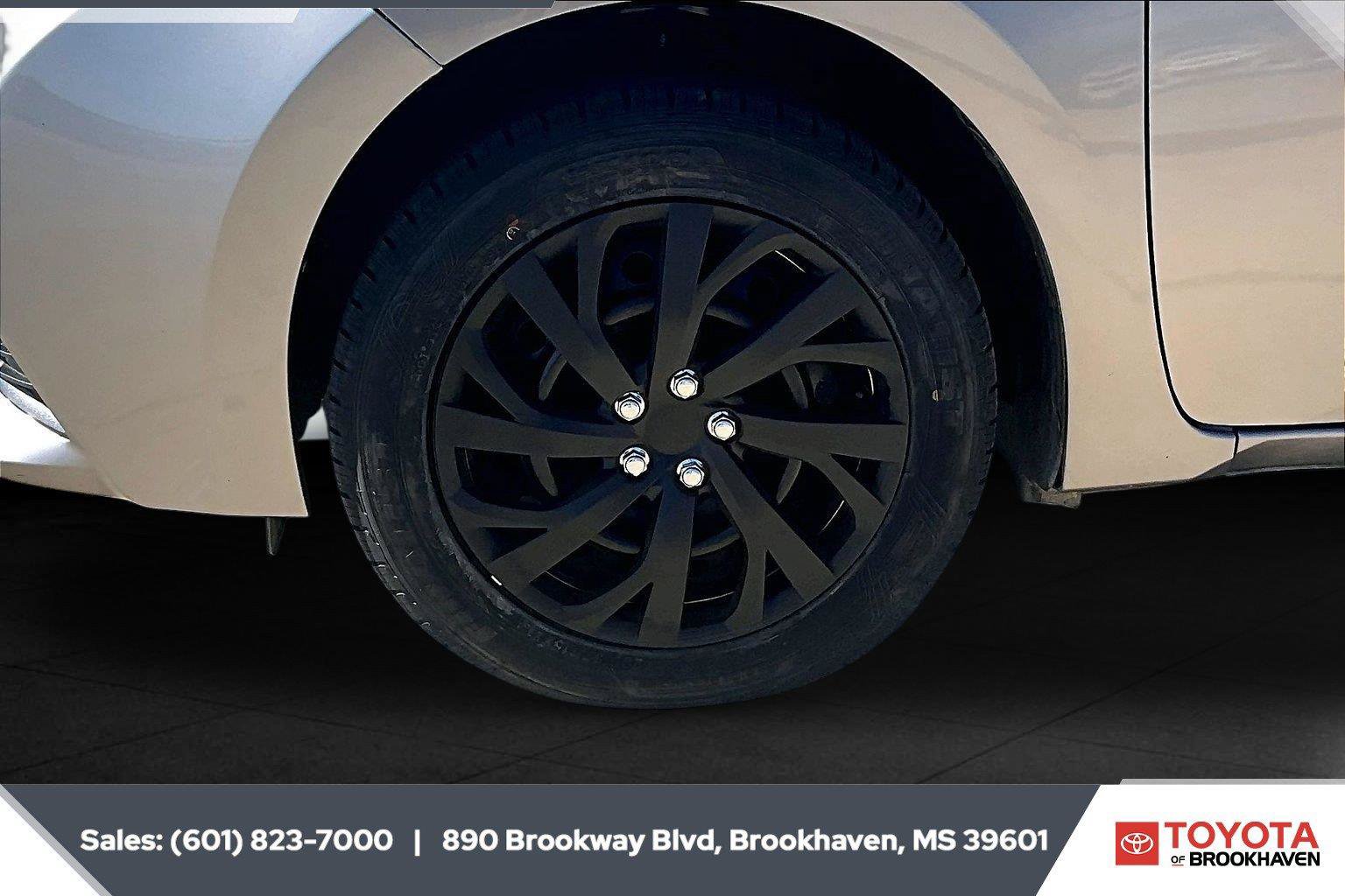 Used 2015 Toyota Corolla FWD image 7