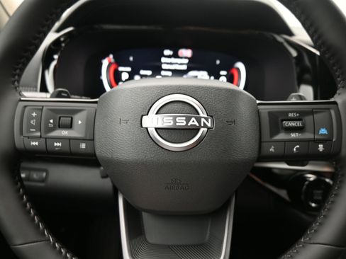 New 2026 Nissan Pathfinder Platinum FWD image 14