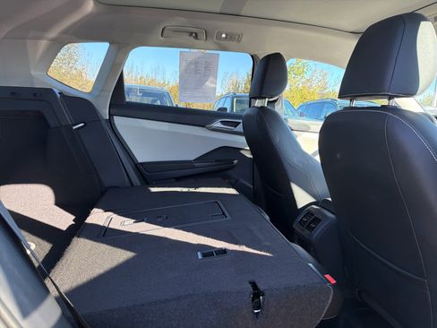 Certified 2025 Volkswagen Taos SEL image 45
