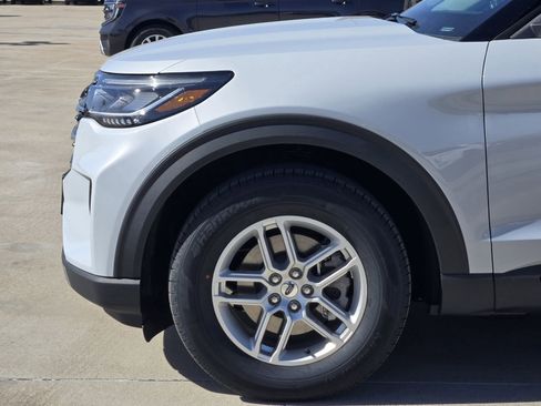 New 2026 Ford Explorer Active image 9