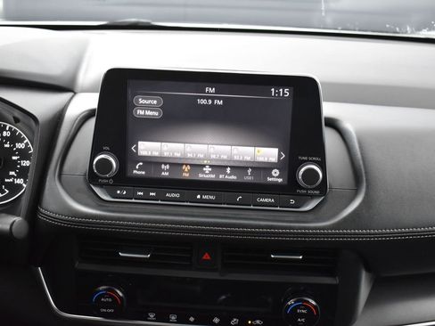 Used 2024 Nissan Rogue SV AWD/4WD image 17