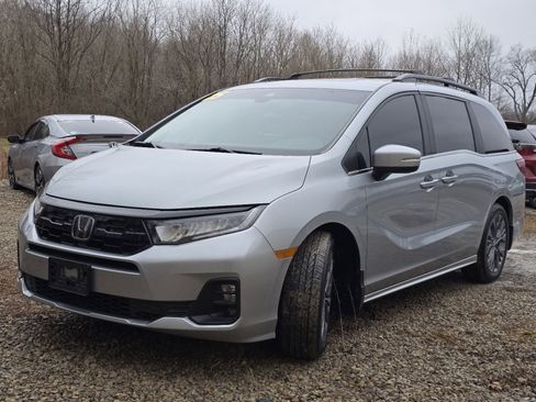 Used 2025 Honda Odyssey Touring image 12