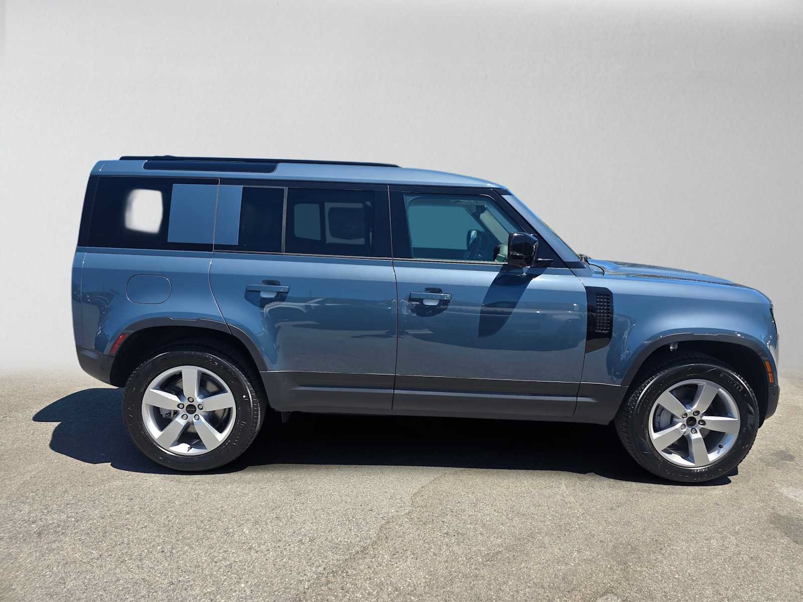 New 2026 Land Rover Defender 110 S AWD/4WD image 6