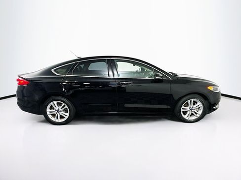 Used 2018 Ford Fusion SE w/ Fusion SE Technology Package FWD image 10