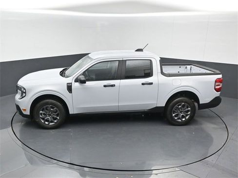 New 2025 Ford Maverick XLT image 12