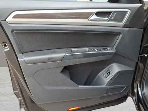 Used 2018 Volkswagen Atlas SEL AWD/4WD image 17