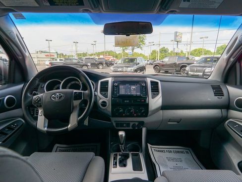 Used 2014 Toyota Tacoma 4x4 Double Cab w/ TRD Sport Package image 12