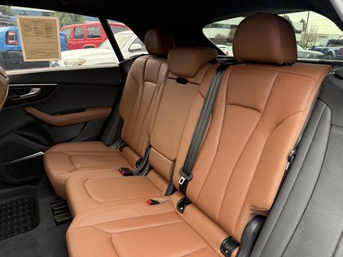 Used 2023 Audi Q8 Premium Plus image 13