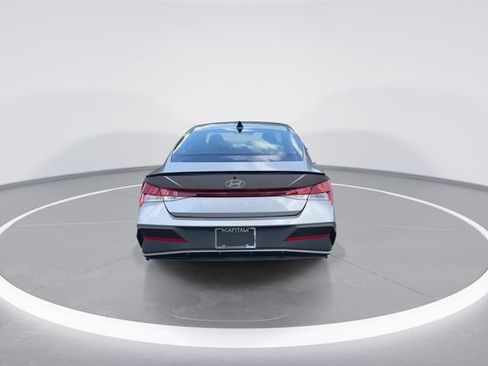 Certified 2025 Hyundai Elantra Sport FWD image 7
