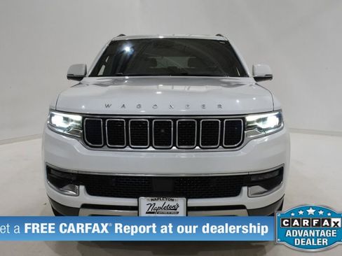 Used 2022 Jeep Wagoneer Series III w/ Premium Group I AWD/4WD image 2