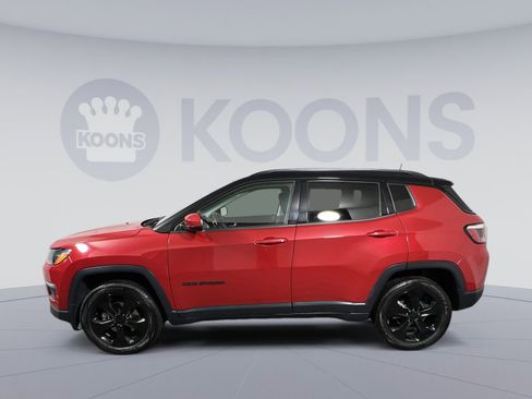 Used 2020 Jeep Compass Latitude image 2