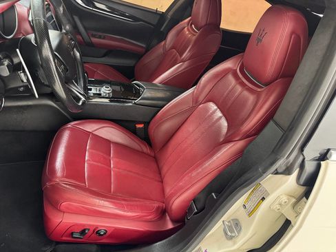 Used 2018 Maserati Ghibli S GranSport image 43