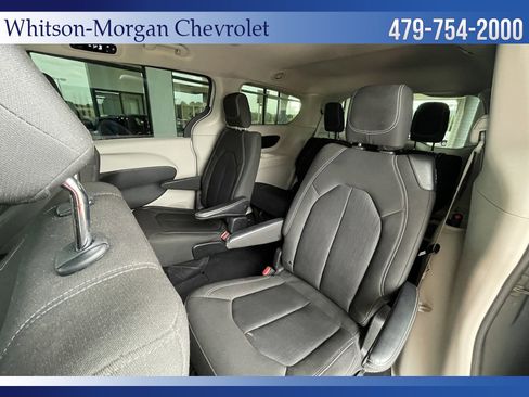 Used 2022 Chrysler Voyager LX image 45