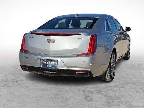 Used 2019 Cadillac XTS Luxury image 10
