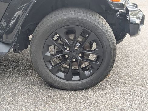 Used 2023 Jeep Gladiator Overland image 11