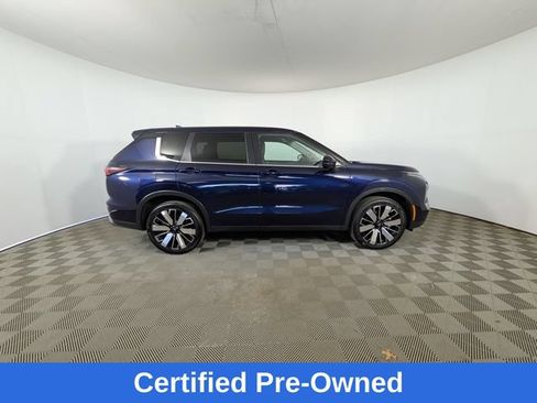 Used 2025 Mitsubishi Outlander SE AWD/4WD image 3