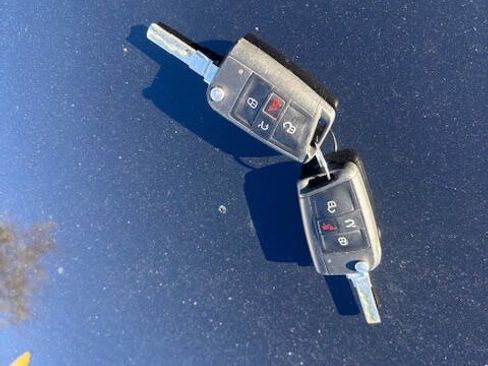 Used 2017 Volkswagen Golf S image 11