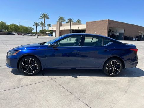 Used 2023 Nissan Altima 2.5 SR AWD/4WD image 11