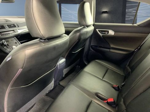 Used 2013 Lexus CT 200h w/ Premium Pkg w/Navigation FWD image 19