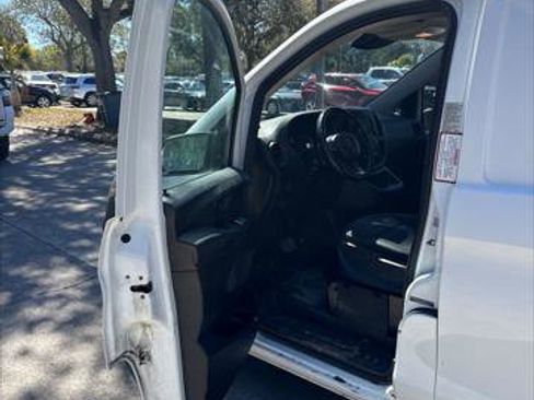 Used 2021 Mercedes-Benz Metris image 11