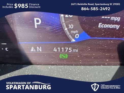 Used 2023 Volkswagen Tiguan SE image 5