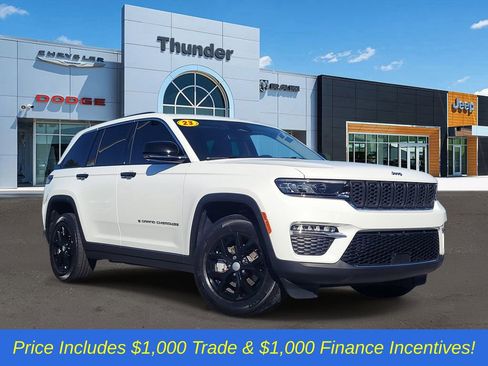 Used 2023 Jeep Grand Cherokee Limited image 1