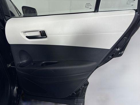 Used 2023 Toyota Corolla Cross L image 27