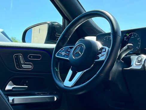 Certified 2023 Mercedes-Benz GLB 250 4MATIC image 18