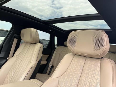 Certified 2024 Cadillac Lyriq Luxury w/ Nappa Leather Package AWD/4WD image 36