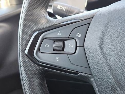 Used 2025 Chevrolet Trax LT image 24