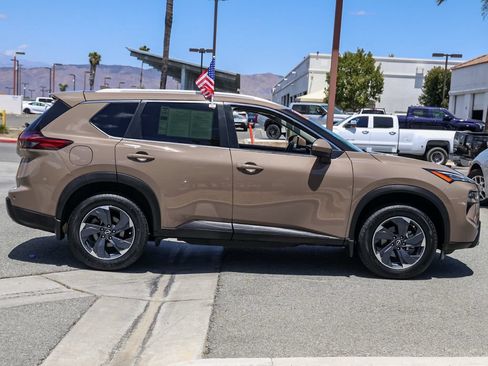 Used 2024 Nissan Rogue SV w/ SV Premium Package FWD image 29